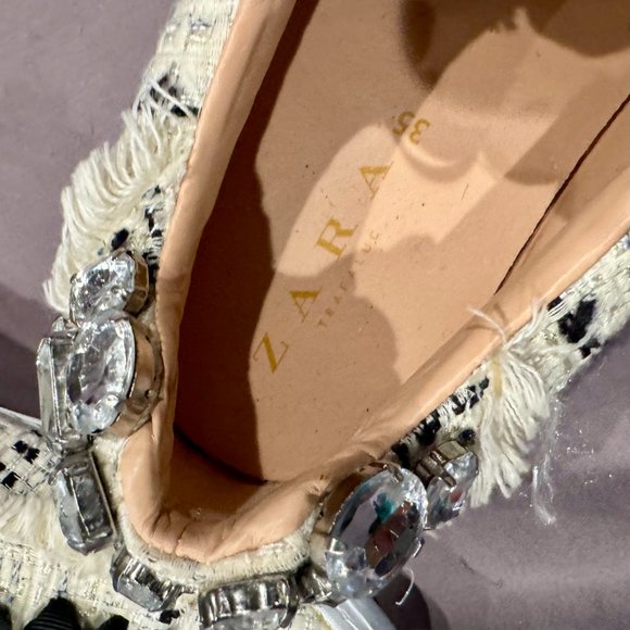 ZARA DECORATIVE SNEAKER, BLK RIBBON LACES, RHINESTONES ON HEEL (35) - Picture 5 of 6